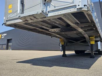 SCB*S3 / TAIL LIFT -LBW / LIFT AXLE